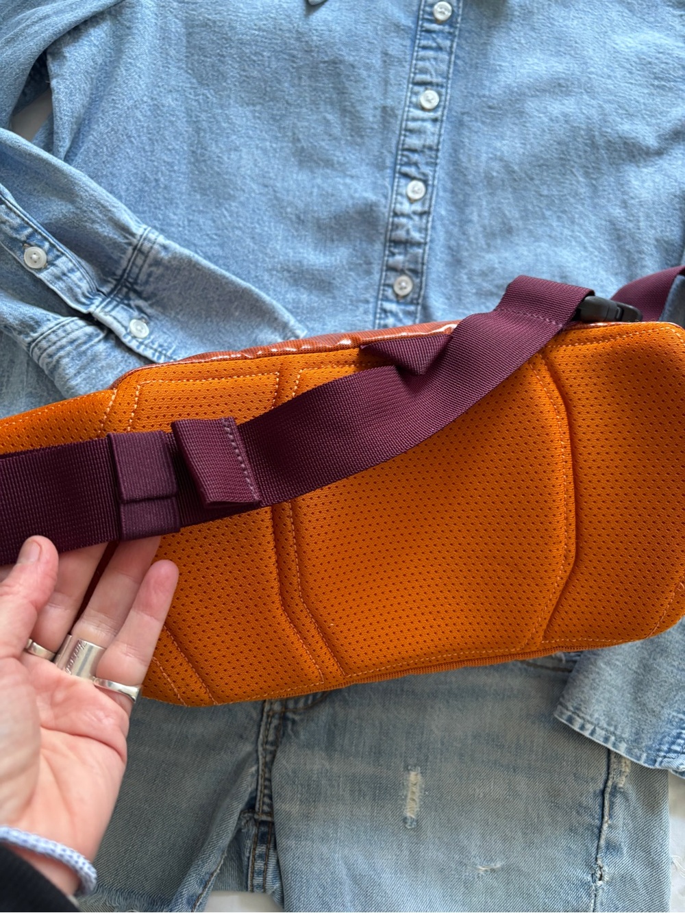 Patagonia Orange Belt Bag with Burgundy Accents 5L - Picture 6 of 8